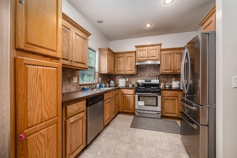 1210 Barnett Ave, Kansas City, KS 66102