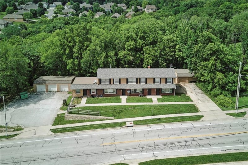 12712 51st St, Shawnee, KS 66216