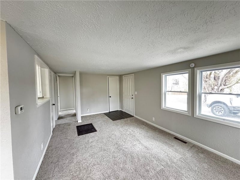 16014 Valentine Ave, Belton, MO 64012
