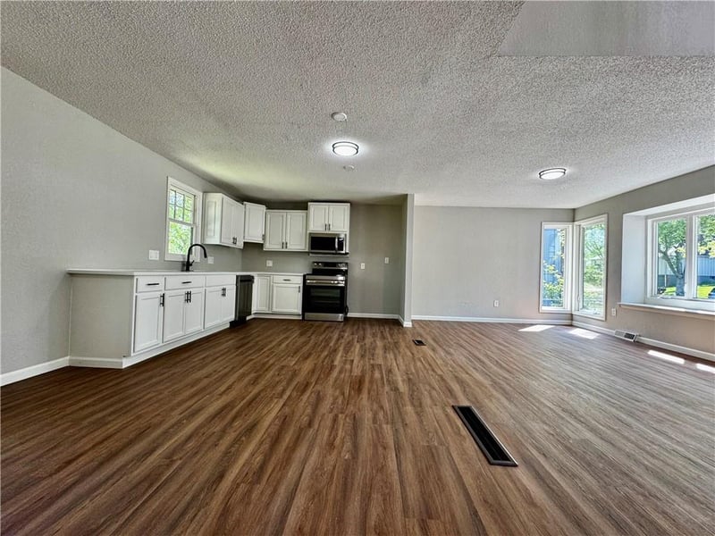 1621 Belvidere Ave, Independence, MO 64056