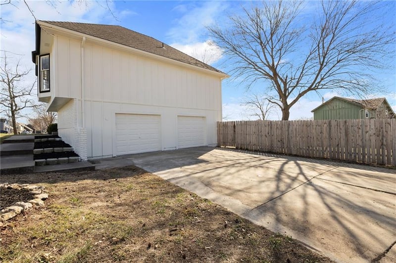 9718 Appleton Ave, Kansas City, MO 64134