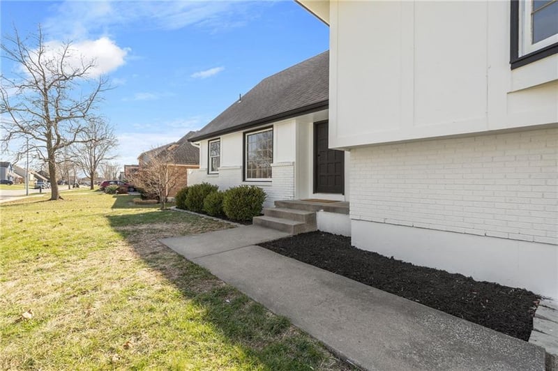 9718 Appleton Ave, Kansas City, MO 64134