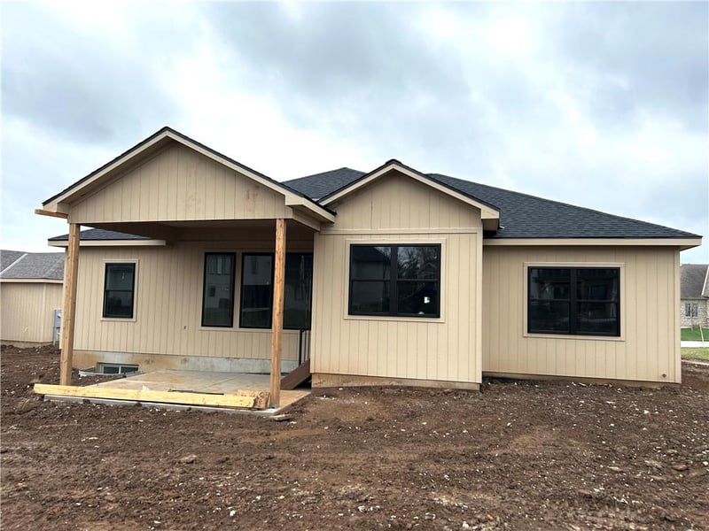 2605 Crestview St, Blue Springs, MO 64029
