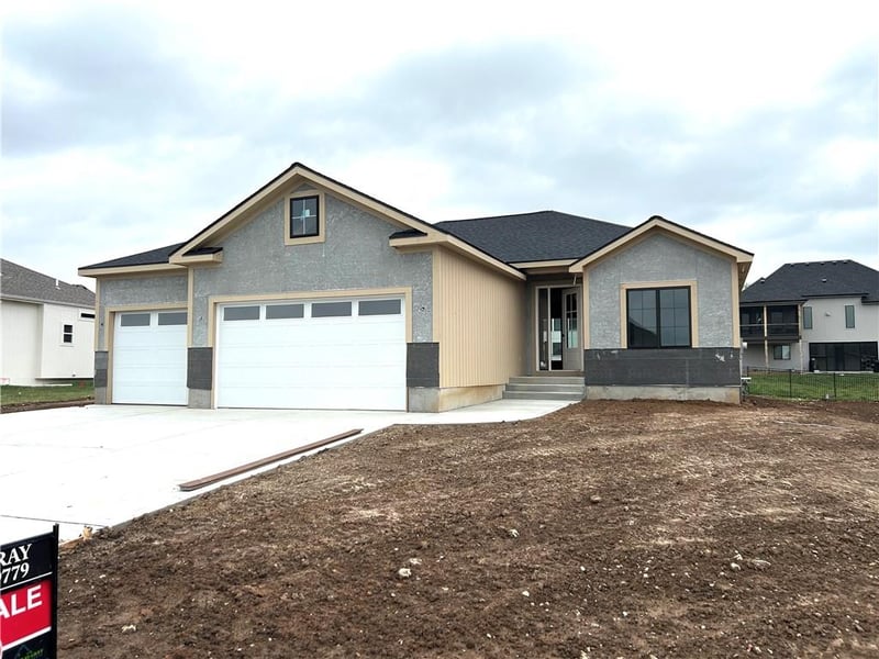 2605 Crestview St, Blue Springs, MO 64029