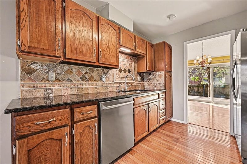 10907 W 96th Ter, Overland Park, KS 66214