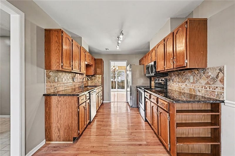 10907 W 96th Ter, Overland Park, KS 66214