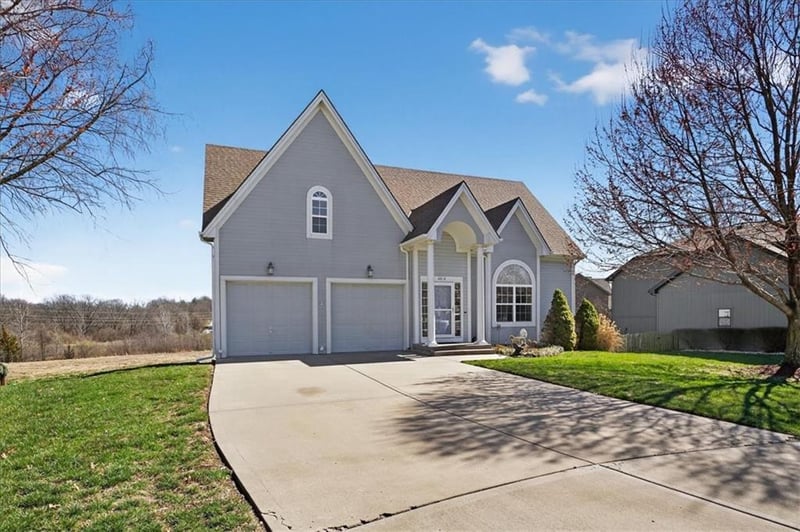 6212 120th St, Kansas City, MO 64166