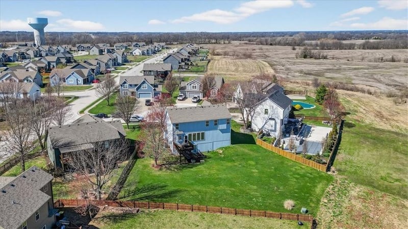 6212 120th St, Kansas City, MO 64166