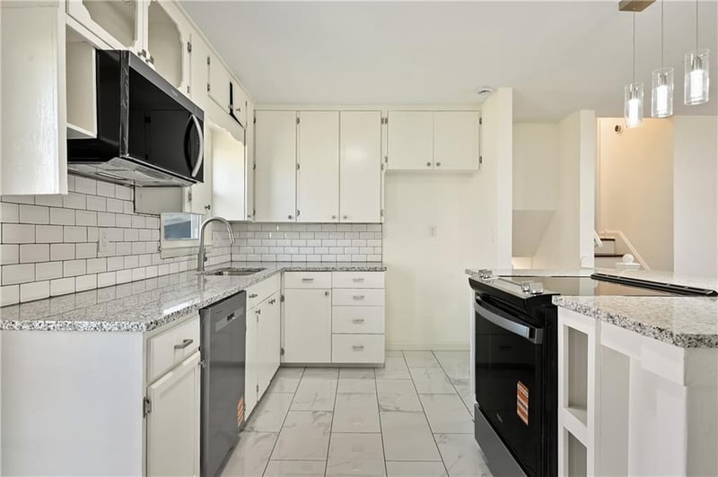 4907 Crescent Ave, Kansas City, MO 64133