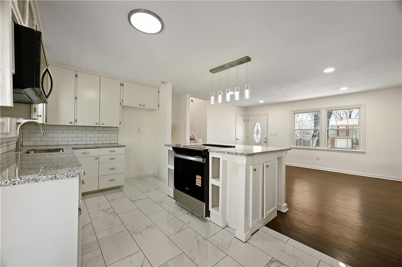 4907 Crescent Ave, Kansas City, MO 64133