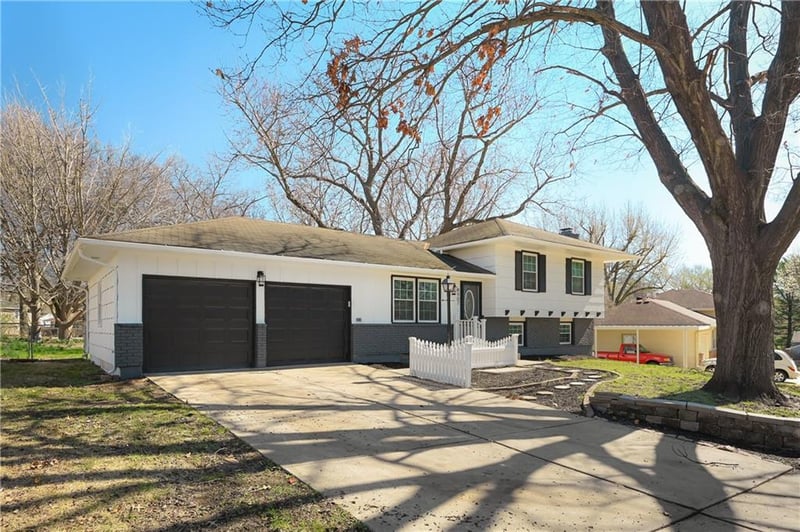 4907 Crescent Ave, Kansas City, MO 64133