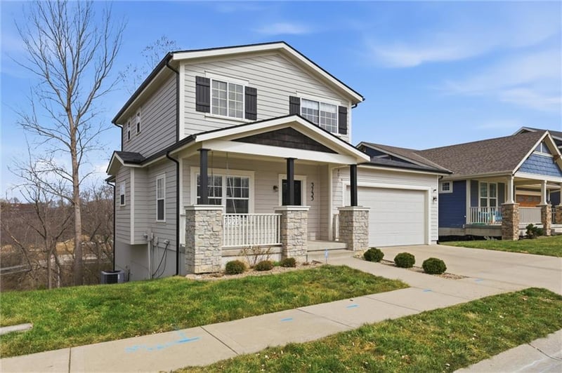 3733 S Thompson Cir, Kansas City, KS 66103