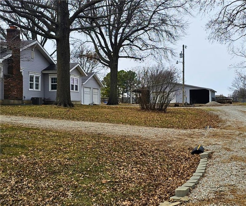 10304 Howard Rd, Lee's Summit, MO 64086