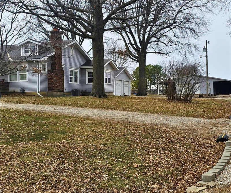 10304 Howard Rd, Lee's Summit, MO 64086