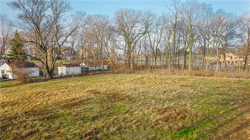 8818 Main St, Kansas City, MO 64155