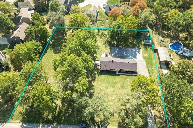 2633 Langsford Rd, Lee's Summit, MO 64063