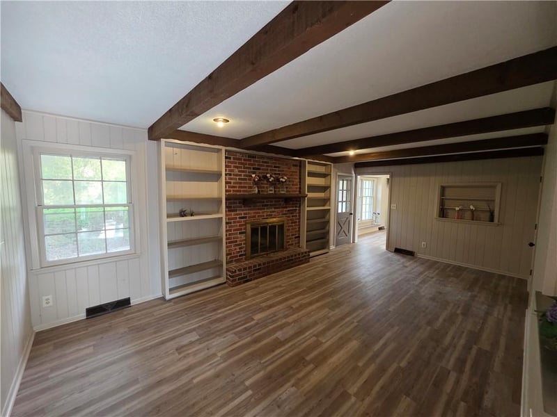 4811 Waukomis Dr, Kansas City, MO 64151