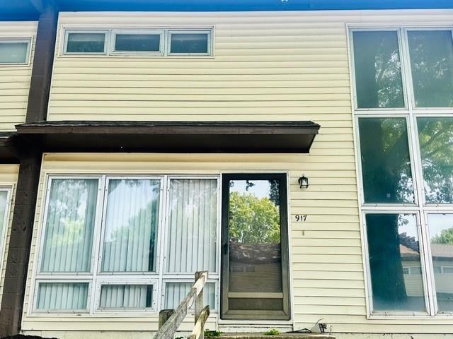 917 70th St, Kansas City, KS 66112