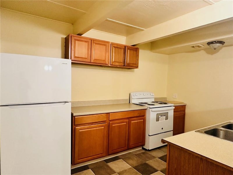 917 70th St, Kansas City, KS 66112