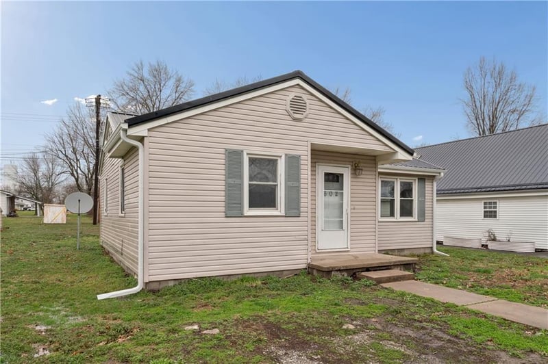 602 7th Ter, Concordia, MO 64020