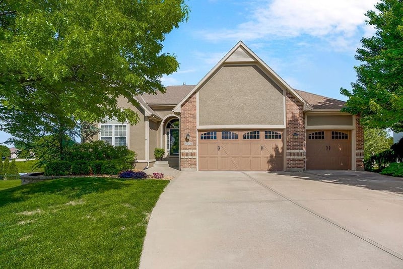 1205 Richards Cir, Raymore, MO 64083