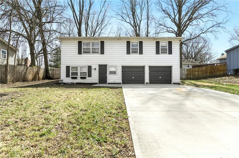 1103 Columbus St, Lee's Summit, MO 64086