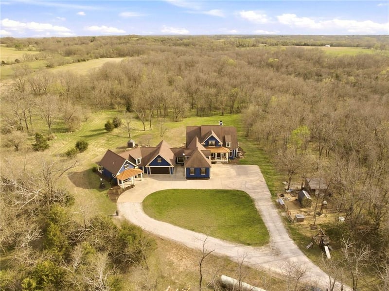 5763 W 335 St, Louisburg, KS 66053