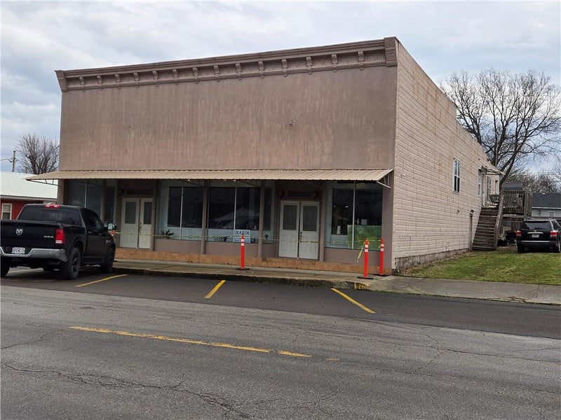 110 Main St, Green Ridge, MO 65332