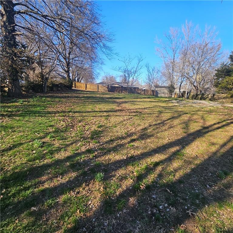 1904 Taylor St, Lexington, MO 64067