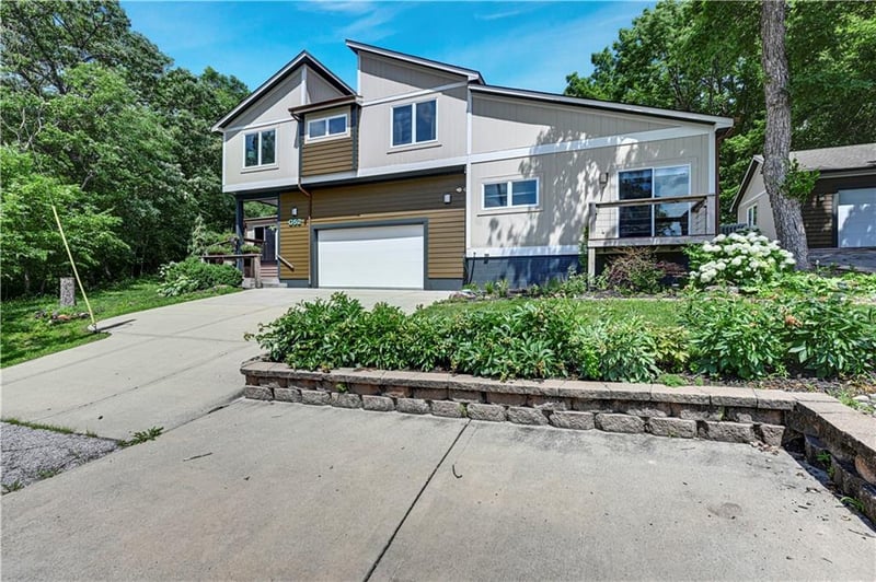 52 G St, Lake Lotawana, MO 64086
