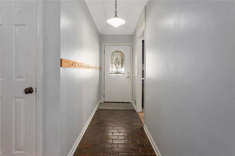 717 Mulberry St, Lee's Summit, MO 64086