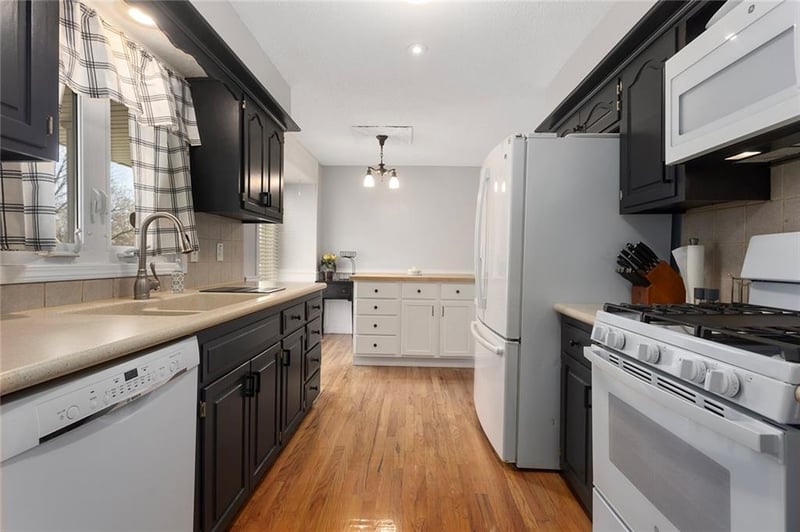 717 Mulberry St, Lee's Summit, MO 64086