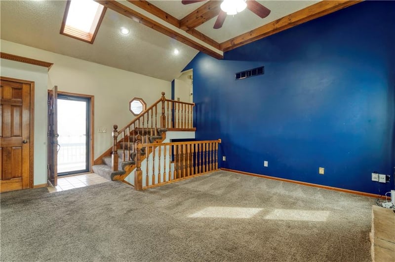 1104 Country Ln, Lee's Summit, MO 64086