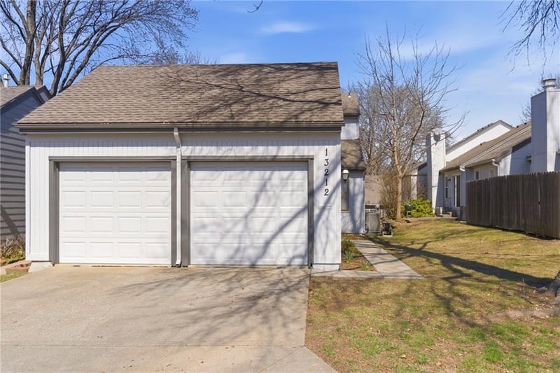 13212 67th St, Shawnee, KS 66216
