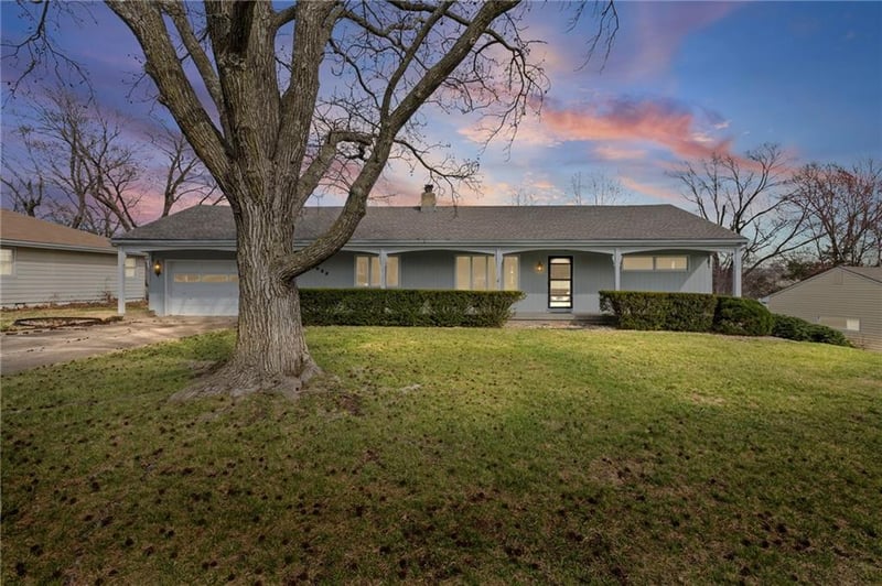 3933 Indianola Dr, Kansas City, MO 64116