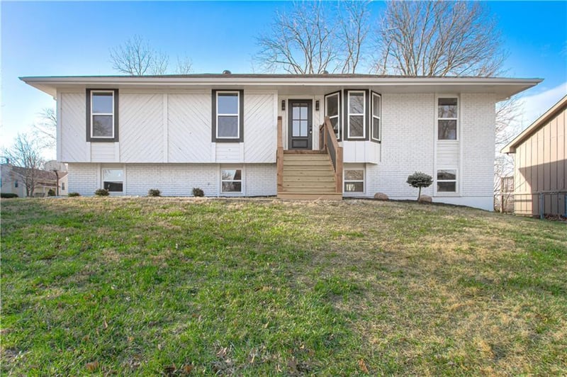 14401 67th St, Parkville, MO 64152