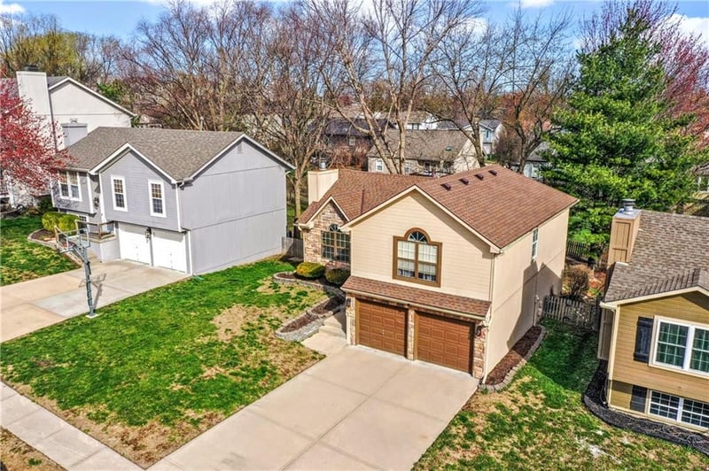 8816 73rd Ter, Kansas City, MO 64158