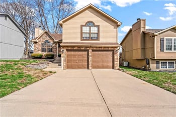 8816 73rd Ter, Kansas City, MO 64158