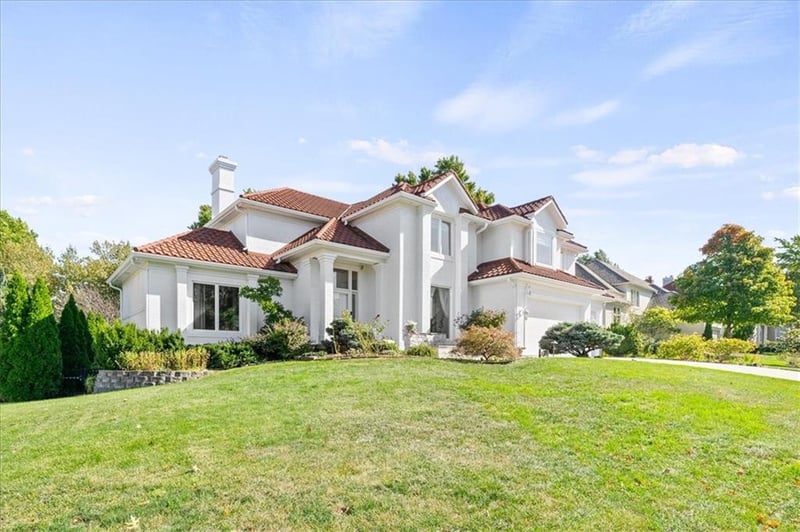 12711 Woodson St, Overland Park, KS 66209