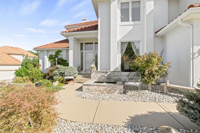 12711 Woodson St, Overland Park, KS 66209