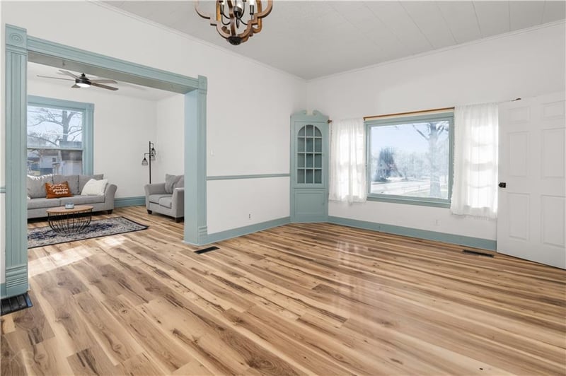 301 Mitchell St, Marshall, MO 65340