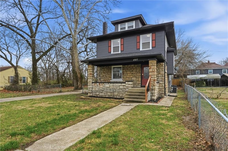 4207 61st St, Kansas City, MO 64130