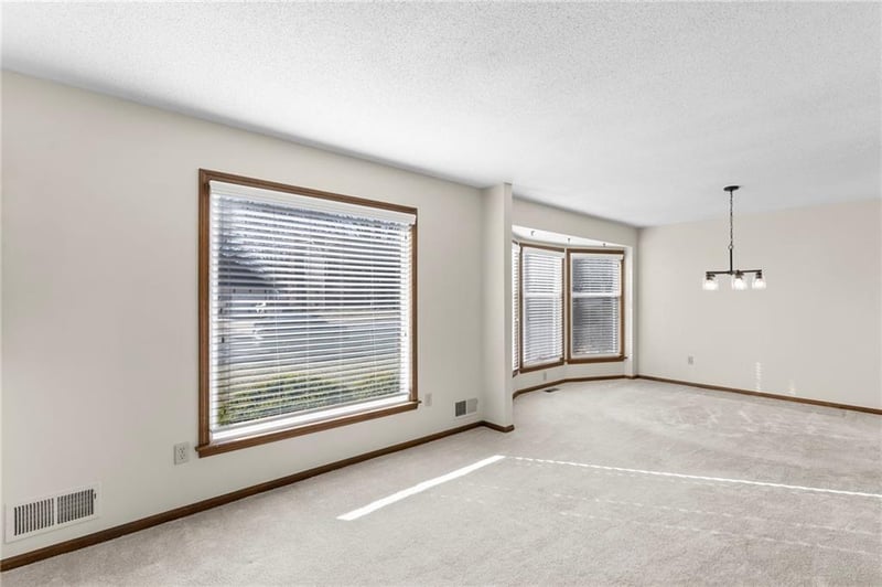 10409 Oakmont St, Overland Park, KS 66215