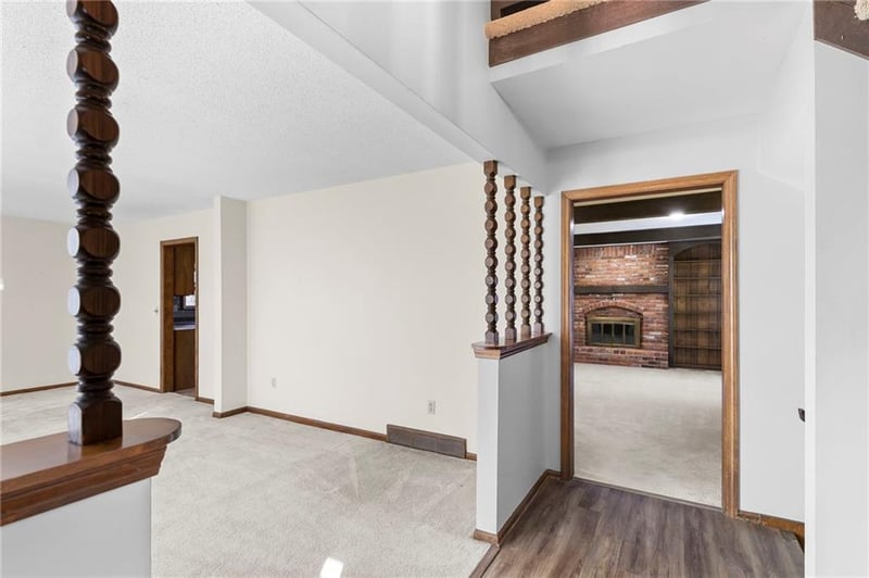 10409 Oakmont St, Overland Park, KS 66215