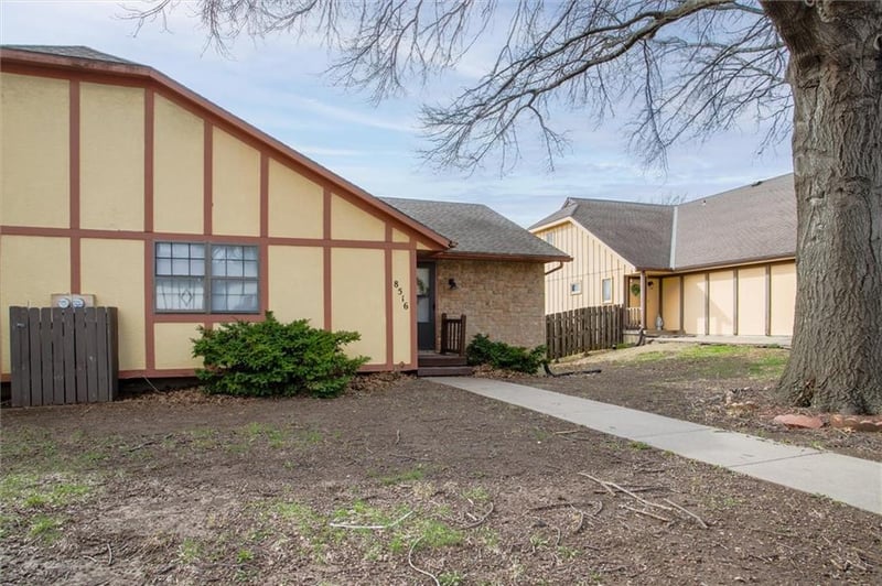 8516 Ditzler Ave, Raytown, MO 64138