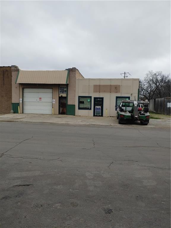 203 Front St, Perry, KS 66073