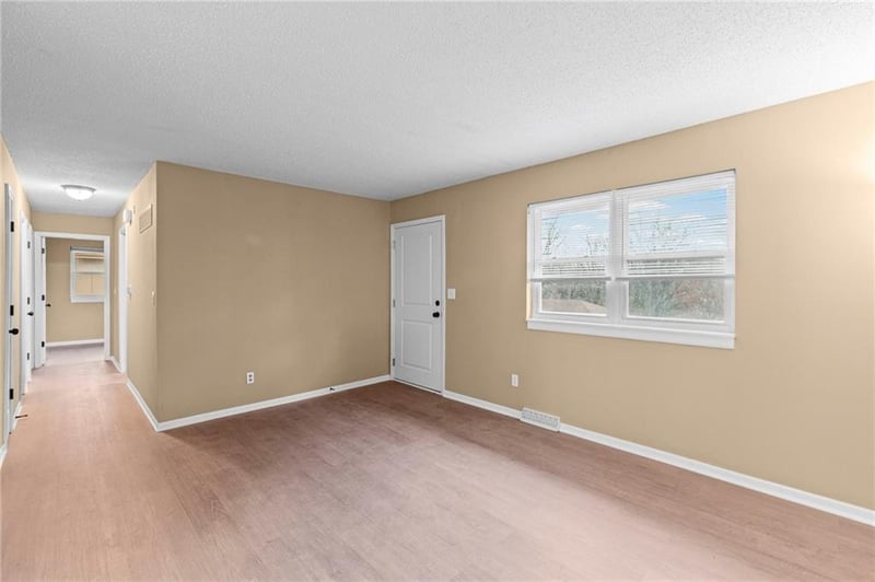 5508 Meadowvale Dr, Kansas City, MO 64151