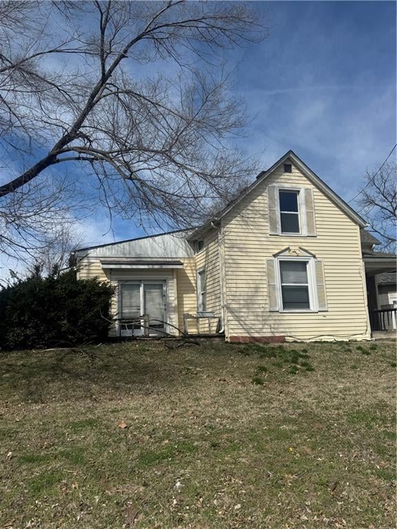 946 Sherman Ave, Leavenworth, KS 66048