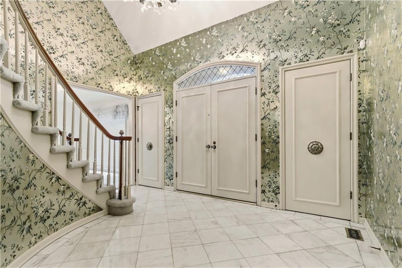 201 125th Ter, Kansas City, MO 64145