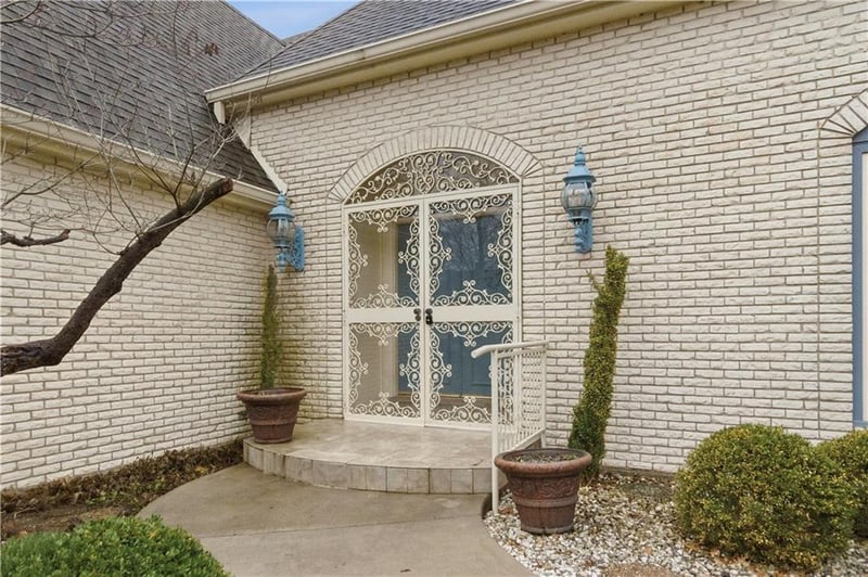 201 W 125th Ter, Kansas City, MO 64145